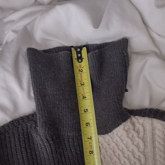 American Threads Colorblock Turtleneck Olive Green, Brown, and Cream - Medium - Picture 9 of 9